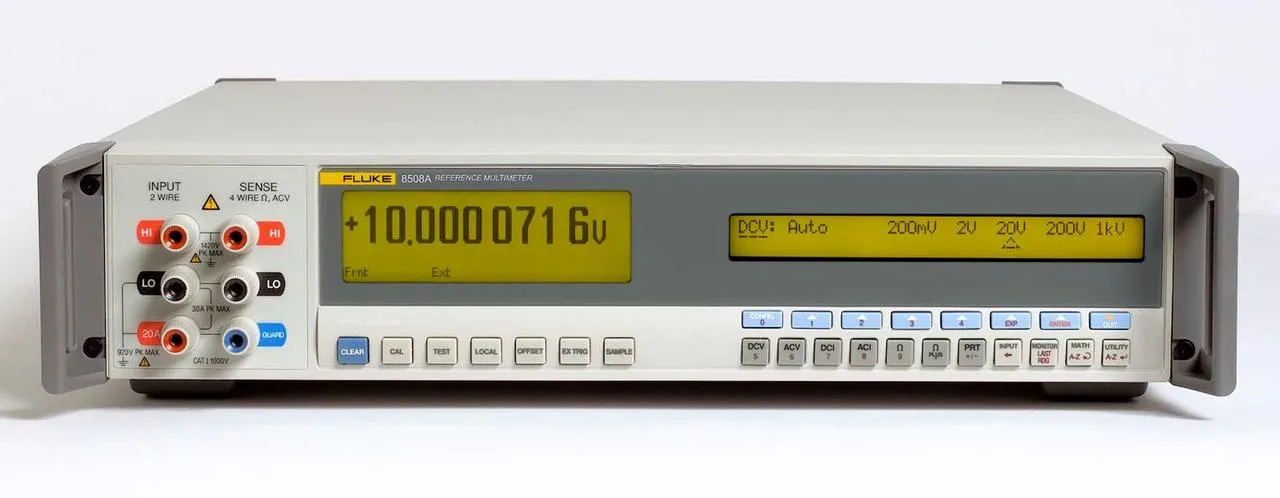 Fluke 8508A - Эталонный мультиметр