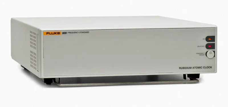 Fluke 909 - Стандарт частот