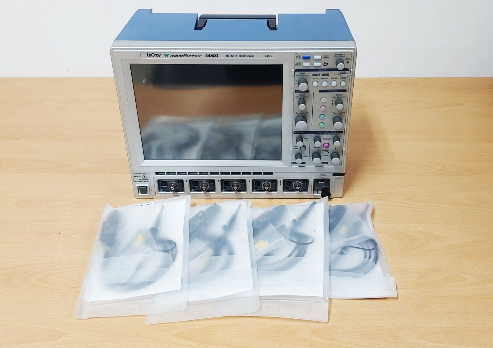 WaveRunner 64MXi - Осциллограф LeCroy до 600 МГц, 4 канала